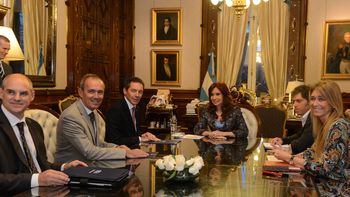 directivos de ford anuncian a cfk inversiones por 1.980 millones de pesos directivos de ford anuncian a cfk inversiones por 1.980 millones de pesos