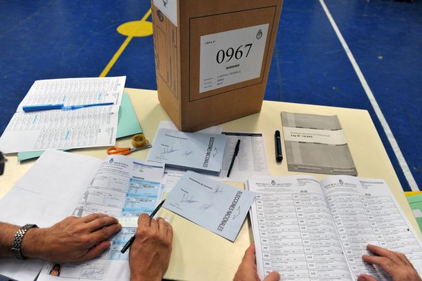 Normalidad y buena afluencia de votantes en las legislativas