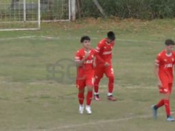 El gol de Benjamín Agüero en el triunfo de la Octava de Independiente