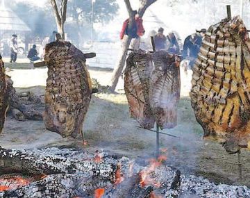 Gratis: 8.000 litros de locro y 8.000 kilos de asado para repartir el 25 de Mayo