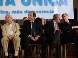 Pino, lapidario: En ningún lugar del mundo se regala el partido como hizo la UCR