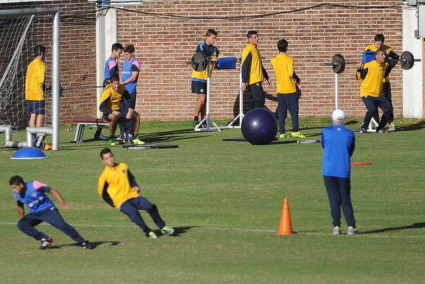 Bianchi confirmó a Riquelme y solo tiene una duda para enfrentar a River en México