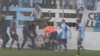 otra vez: un jugador sufrio fractura de craneo tras chocar con un paredon otra vez: un jugador sufrio fractura de craneo tras chocar con un paredon