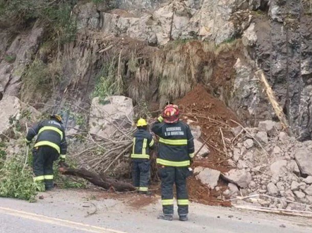 Villa La Angostura: corte total por riesgo de nuevos derrumbes en la Ruta 40