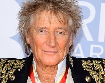 Rod Stewart instó al Gobierno británico a dar un paso al costado para que asuma el Partido Laborista