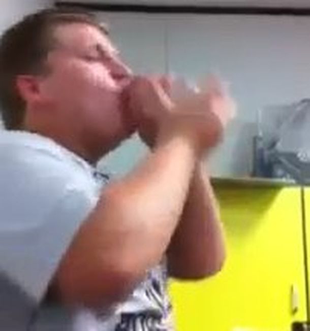 ¿Cuál es manera más rápida de tomar agua cuando ataca la sed?