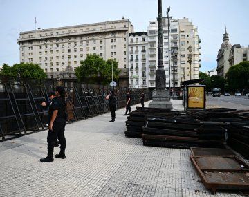 Congreso vallado por la Asamblea Legislativa. Foto NA. 