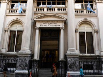 Comunicación del BCRA: impone cepo para dólares financieros