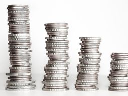 Las tasas de corte de las Letras de Regulación Monetaria vienen subiendo ligeramente. Las tasas de corte de las Letras de Regulación Monetaria vienen subiendo ligeramente.