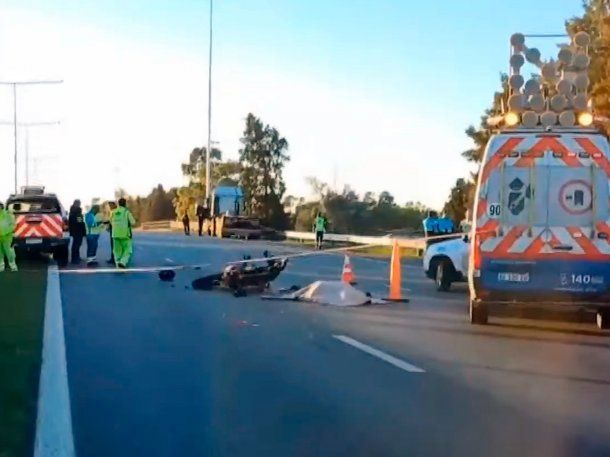 Accidente en Panamericana: un motoquero murió en un triple choque