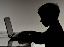 Grooming: una mujer y su hijo  fueron presos por extorsionar a menores 