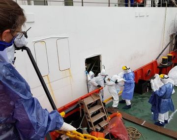 M&aacute;s de 60 pasajeros del crucero tiene coronavirus. Foto: El Observador