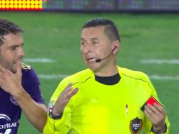 el var, en el centro de la polemica: otros errores de la tecnologia en el futbol el var, en el centro de la polemica: otros errores de la tecnologia en el futbol