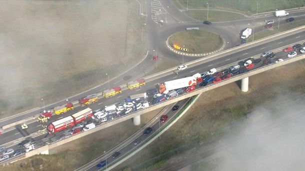 Masivo choque al sur de Londres deja al menos 200 personas heridas