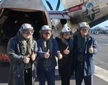 Javier Milei y compañía en el USS Nimitz.