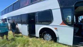 micro con hinchas de estudiantes quedo varado en cordoba micro con hinchas de estudiantes quedo varado en cordoba