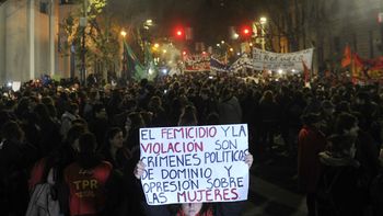 #niunamenos: una multitud se volco a las calles para marchar en contra la violencia de genero #niunamenos: una multitud se volco a las calles para marchar en contra la violencia de genero
