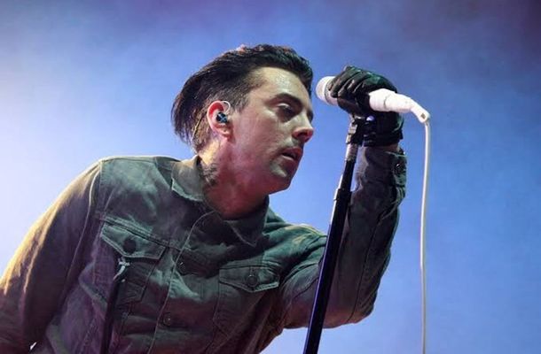 Asesinaron en prisión a una estrella de rock, condenada por abuso sexual infantil