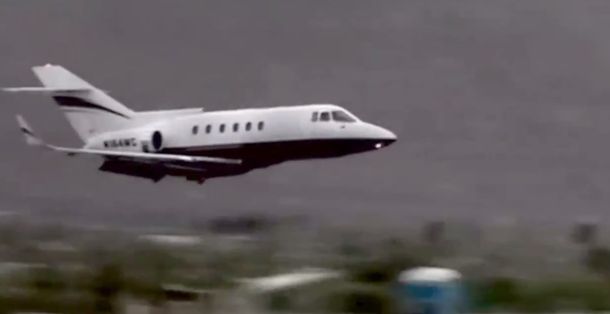 Una maniobra perfecta: el descenso de un avión sin tren de aterrizaje