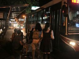 El transporte público será solo para esenciales durante la madrugada