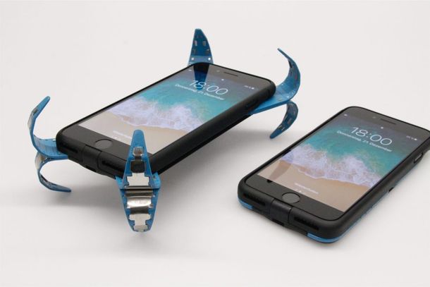 Una funda de celular que tiene airbag