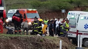 volvian de una peregrinacion y despisto el micro: hay 41 heridos, varios graves volvian de una peregrinacion y despisto el micro: hay 41 heridos, varios graves