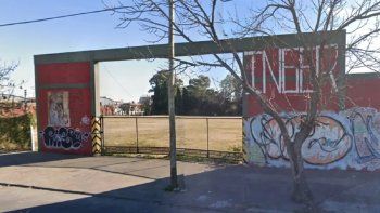 Buscan a un mataperros que ya atacó a varios animales en Villa Luzuriaga