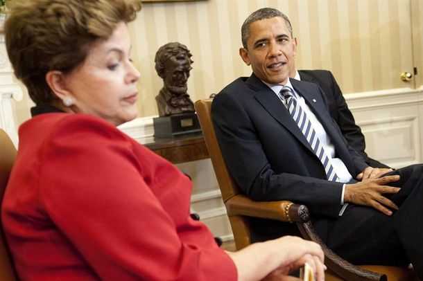 Rousseff habló con Obama y podría suspender su gira a EE.UU.