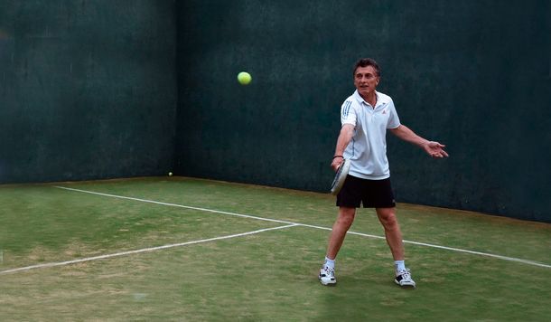 Macri se lesionó este jueves jugando al paddle con Patricia Bullrich
