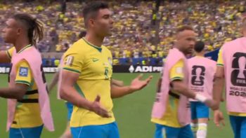 Six, seven, out: Casemiro empató, bailó y salió lesionado Six, seven, out: Casemiro empató, bailó y salió lesionado