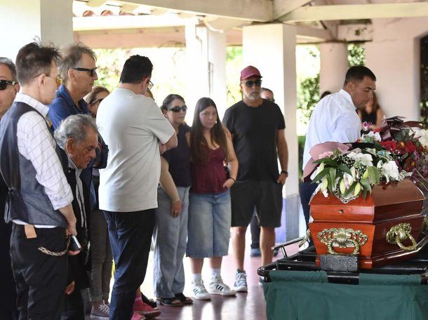 Así fue el último adiós a Antonio Gasalla en el Parque Memorial de Pilar: las fotos