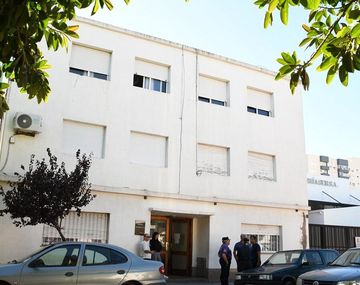 El edificio donde encontraron a la familia intoxicada por monóxido de carbono en Bahía Blanca.