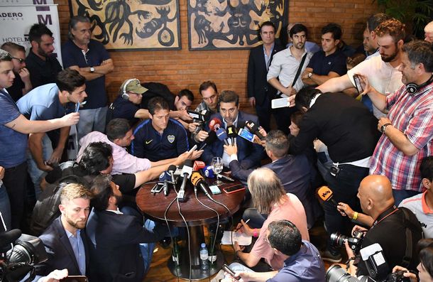 Guillermo Barros Schelotto y Daniel Angelici