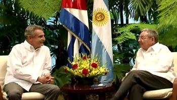 raul castro manifesto su fuerte apoyo a la argentina contra los fondos buitre raul castro manifesto su fuerte apoyo a la argentina contra los fondos buitre