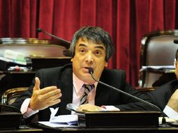 massa se reunira con artaza y sigue presionando sobre el frente unen massa se reunira con artaza y sigue presionando sobre el frente unen