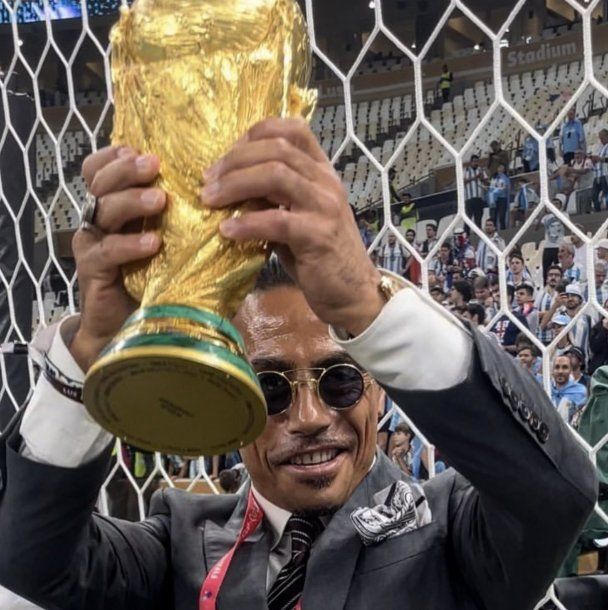 La FIFA declaró persona no grata al chef turco que tocó la Copa del Mundo