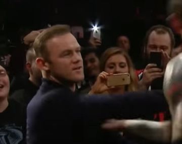 Todoterreno: mirá el golpe con el que Rooney noqueó a un luchador