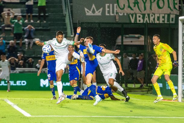 Sin perder la Libertadores de vista, Boca venció en el final a Banfield por el Torneo Apertura