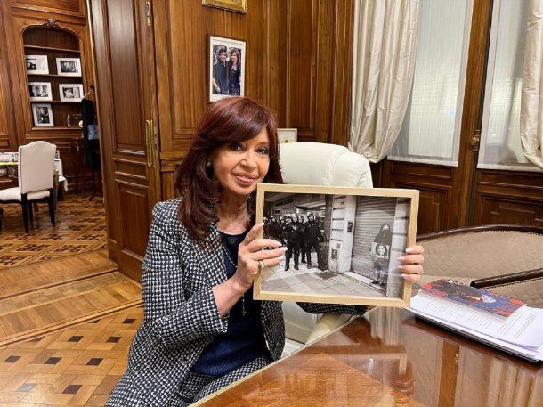 Cristina Kirchner destacó una de las fotos de la represión de la Policía de la Ciudad