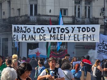 Vuelven a hablar los carteles: así se expresaron los manifestantes en la Marcha Federal Universitaria