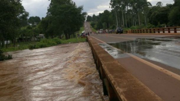 Cuatro muertos y una niña desaparecida por la inundación en Misiones