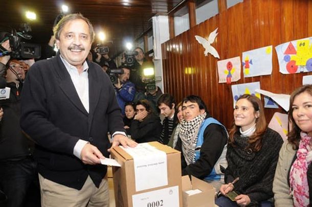 Alfonsin vota