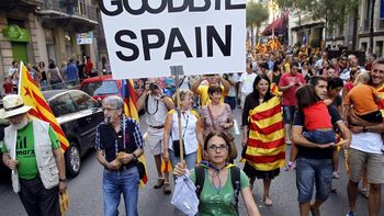 una multitud reclamo la independencia de cataluna una multitud reclamo la independencia de cataluna