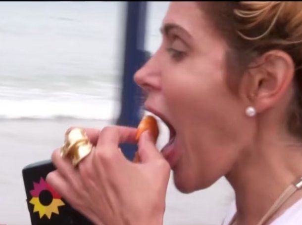 Video: una periodista de eltrece se atragantó en Brasil con un camarón sin pelar