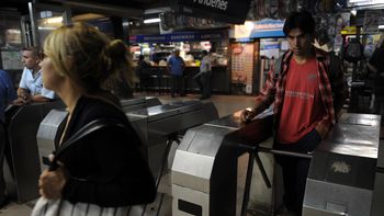 presentan un amparo para frenar la suba del subte presentan un amparo para frenar la suba del subte