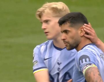 El blooper del Cuti Romero en la derrota del Tottenham ante Wolverhampton