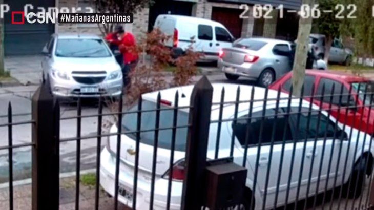 Violento robo en San Justo: le dispararon a una mujer que estaba con su hijo en el auto