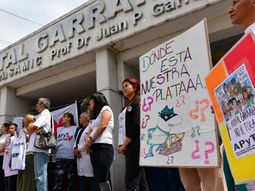 trabajadores del hospital garrahan van al paro en reclamo de la aplicacion de la ley de emergencia pediatrica trabajadores del hospital garrahan van al paro en reclamo de la aplicacion de la ley de emergencia pediatrica