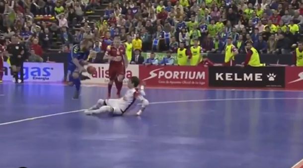 El rey del futsal y otro chiche que dejó en ridículo a un arquero