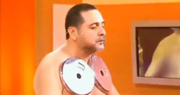 Se presentó como víctima de vacunas contra el Covid en el Congreso, pero fue entrevistado en 2013 como récord Guinnes